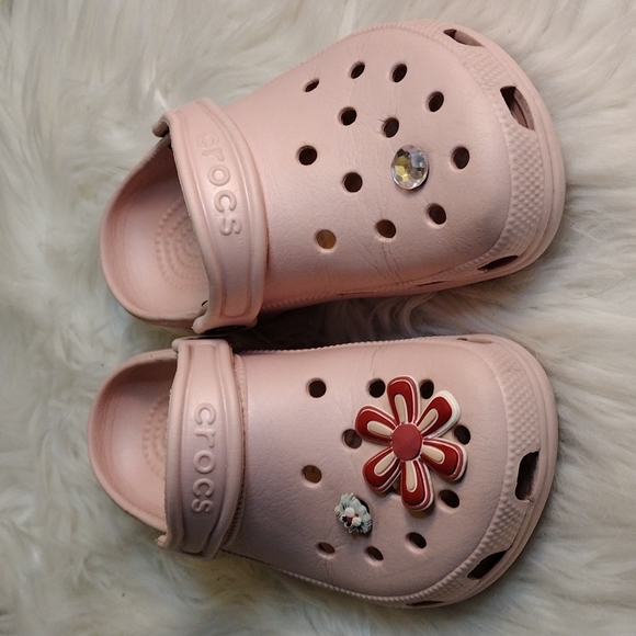 CROCS Other - Crocs pink says sz M 1 W 3 will fit a child.